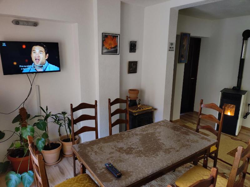 Three-Bedroom Apartment with Terrace image 2