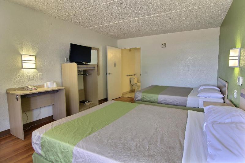 Motel6 Austin TX - Central Downtown UT - image 8