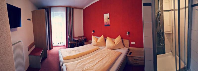 Double Room with Balcony image 1