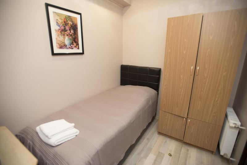 Standard Family Room image 2