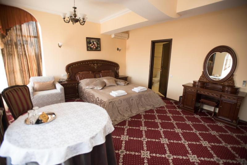 Suite with City View image 1