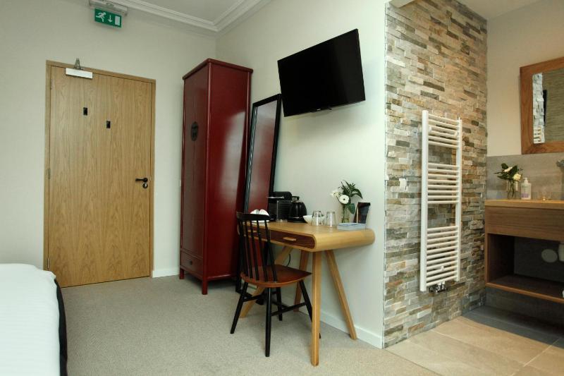 Deluxe Double Room image 1