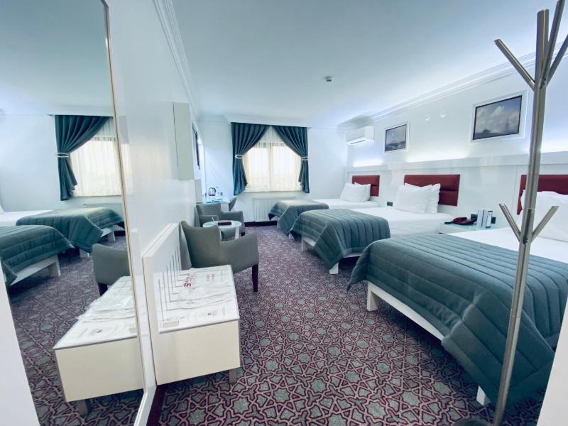 Triple Room image 1