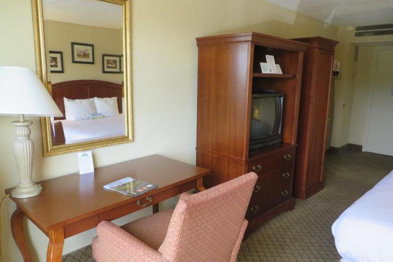 Superior King Room - Non-Smoking image 4