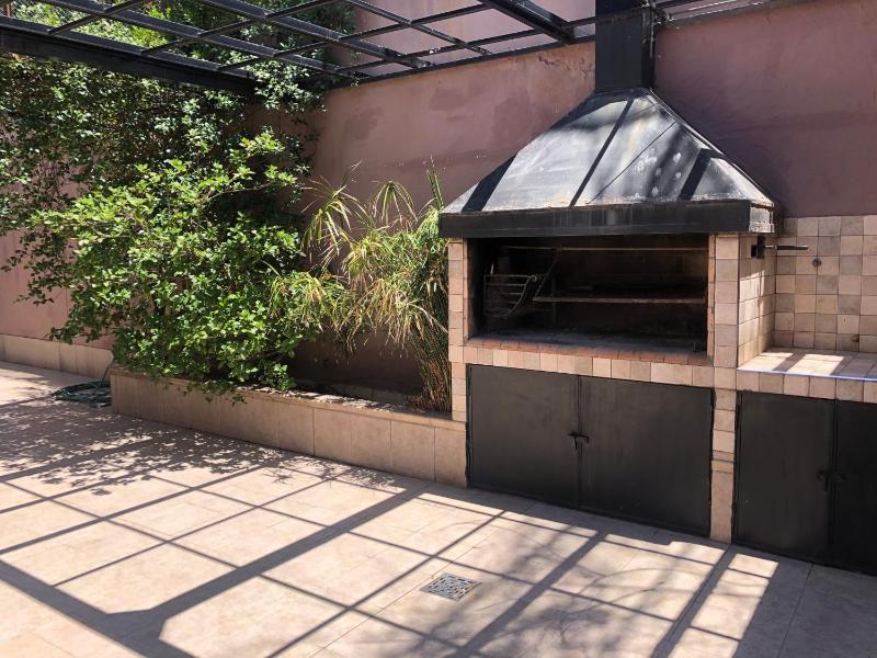 Casa Eusebio Blanco con patio parrilla y cochera en el centro de Mendoza - image 5