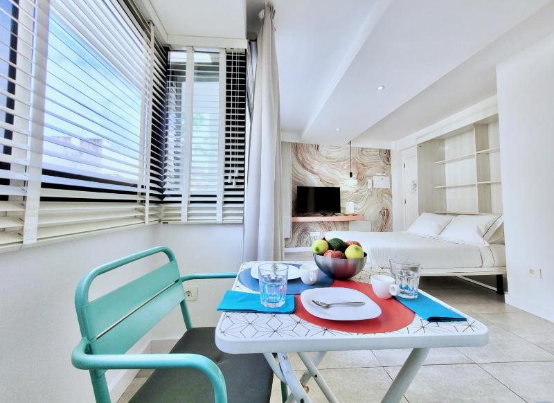 Deluxe King Studio image 4