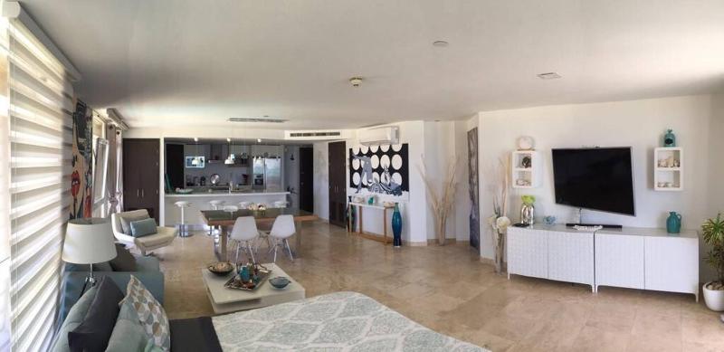 Modern Loft eagle Beach oasis Condo - image 10