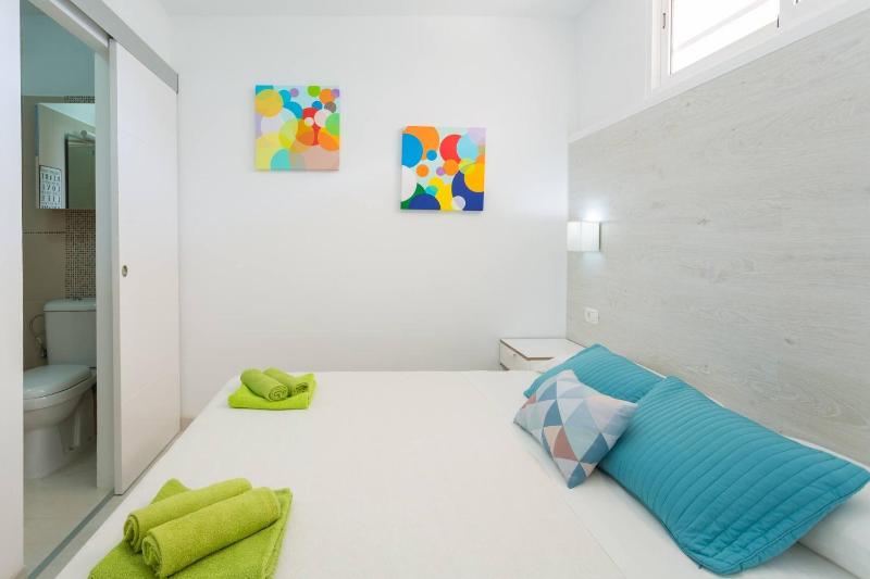Delicious Los CristianosAchacay2bdr 2bathr Beach close wifi free - image 14