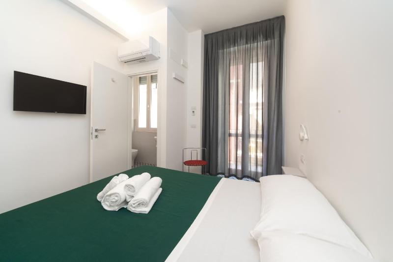 Seven Rooms - image 18