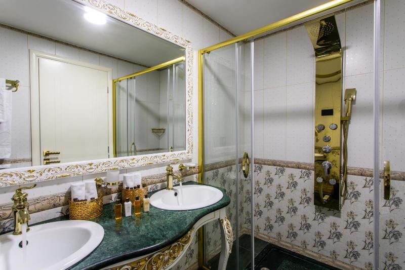 Junior Suite with Sea View image 4