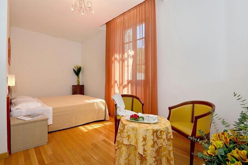 Triple Room image 4