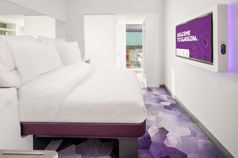 Premium Queen Room image 4