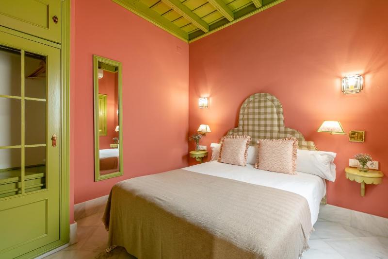 Double or Twin Room image 4