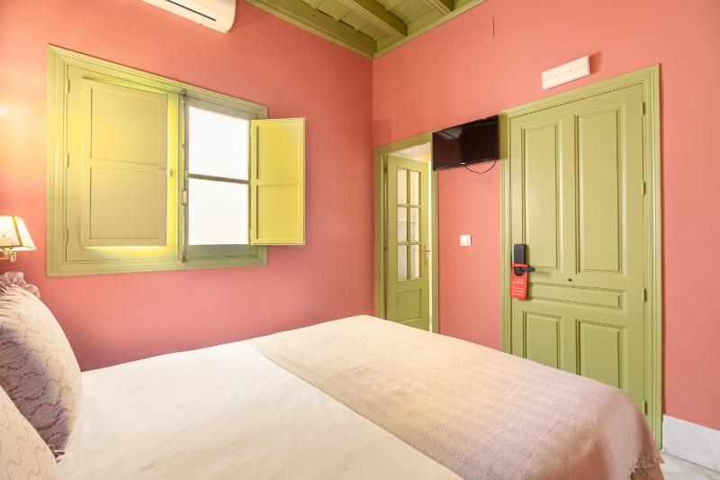 Double or Twin Room image 3