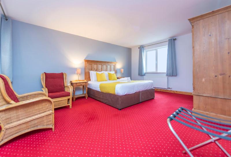 Deluxe King Room image 3