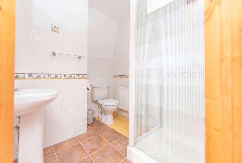 Standard Triple Room with Sea View image 3