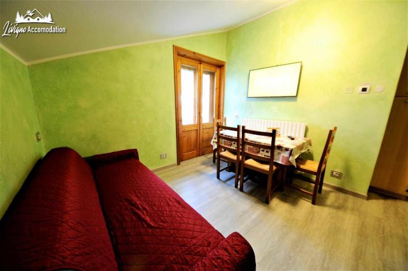 Two-Bedroom Apartment with View image 4