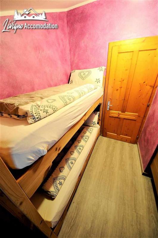 Two-Bedroom Apartment with View image 3