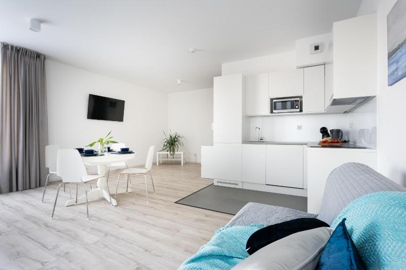 Symphony Modern Tower Apartamenty by INA - image 12