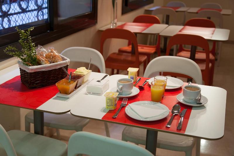 Residència Erasmus Gracia - image 8