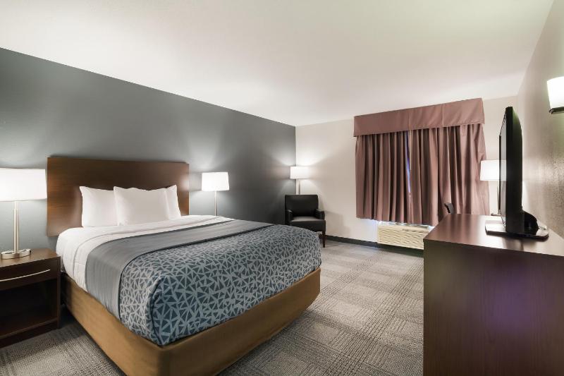 Queen Room - Accessible/Non Smoking image 1