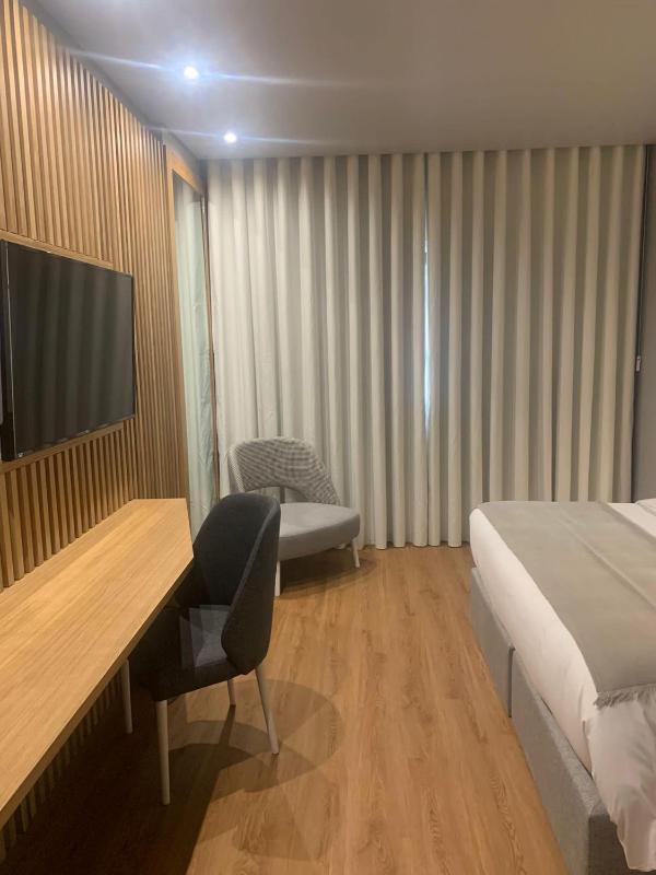 Deluxe Double Room image 4