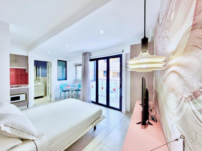 Deluxe King Studio image 1