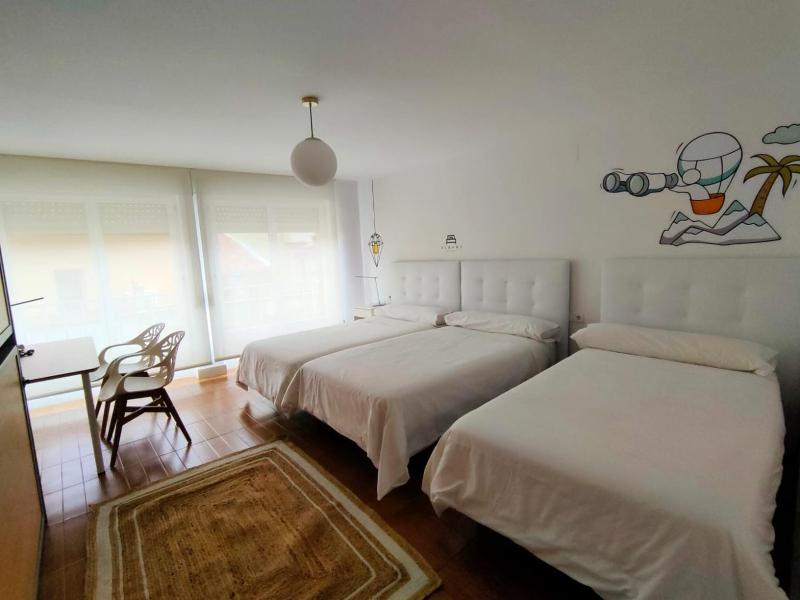 Triple Room with Private Bathroom image 1