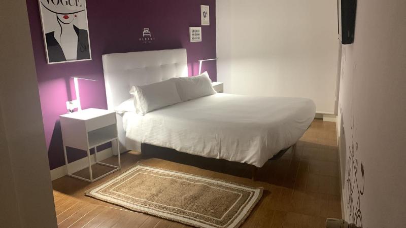 Double Room with Private Bathroom image 2