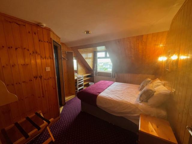 Double Room image 3