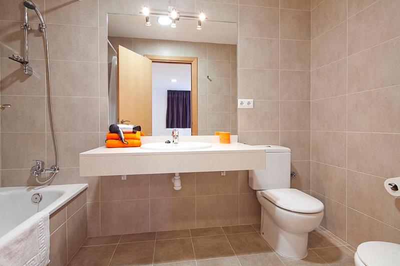 Two-Bedroom Apartment with Terrace image 4