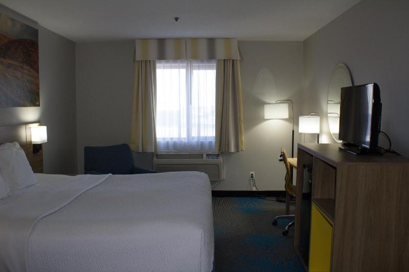 King Room - Non-Smoking image 3