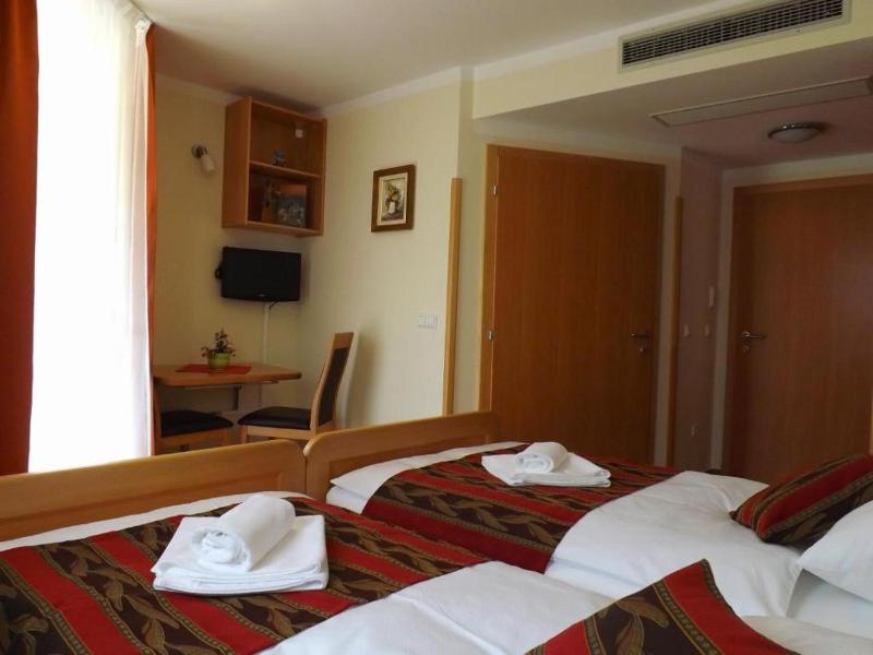 Economy Room with Balcony image 4