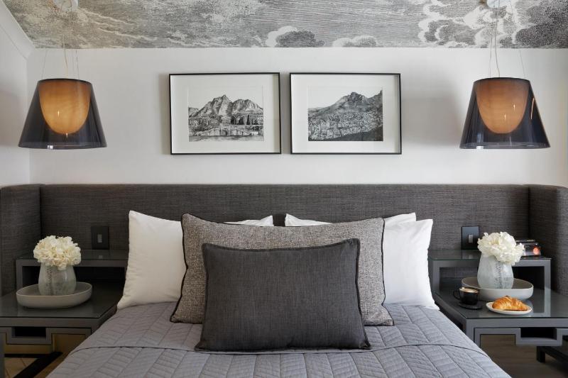 Standard Double Room image 4