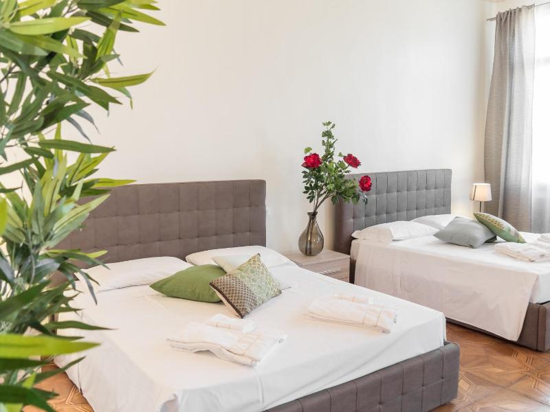 Deluxe Apartment image 1