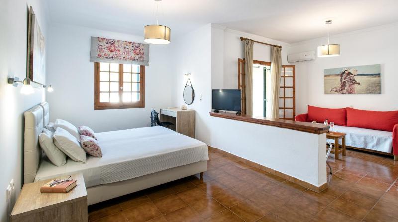 Land View Studio with Balcony image 3