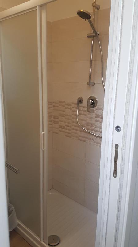 Deluxe Triple Room image 4