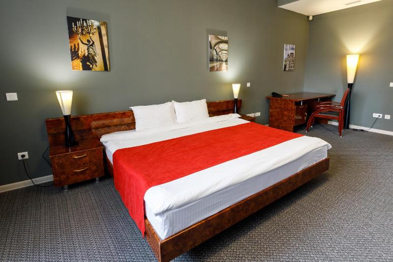 Executive Suite image 2