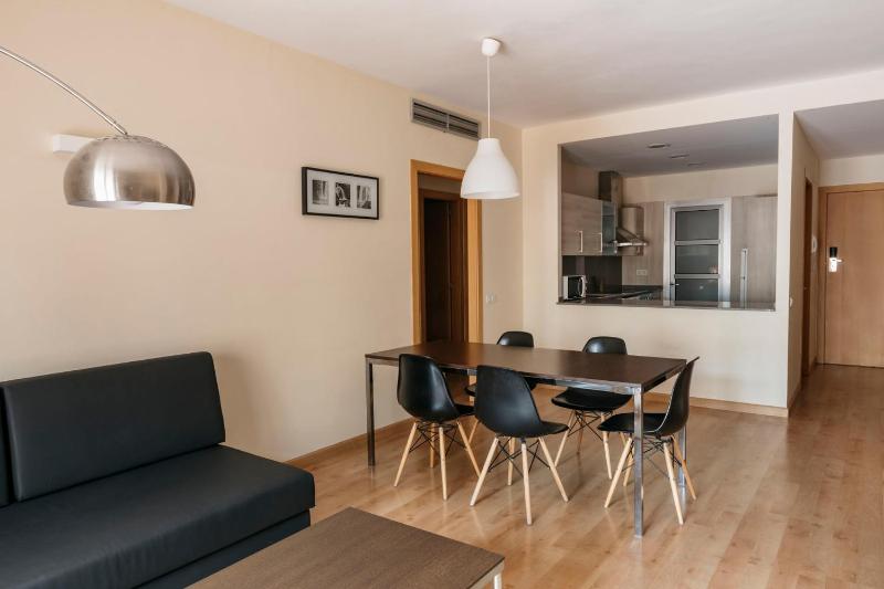 Deluxe Apartment with Terrace image 2