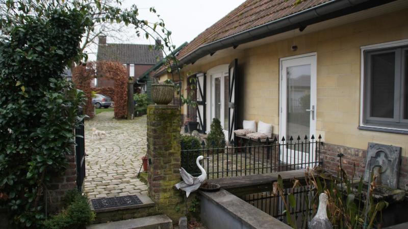 Standard Double or Twin Room with Garden View image 2