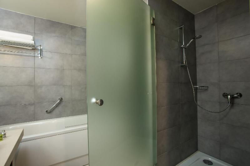 Suite with Sea View image 3