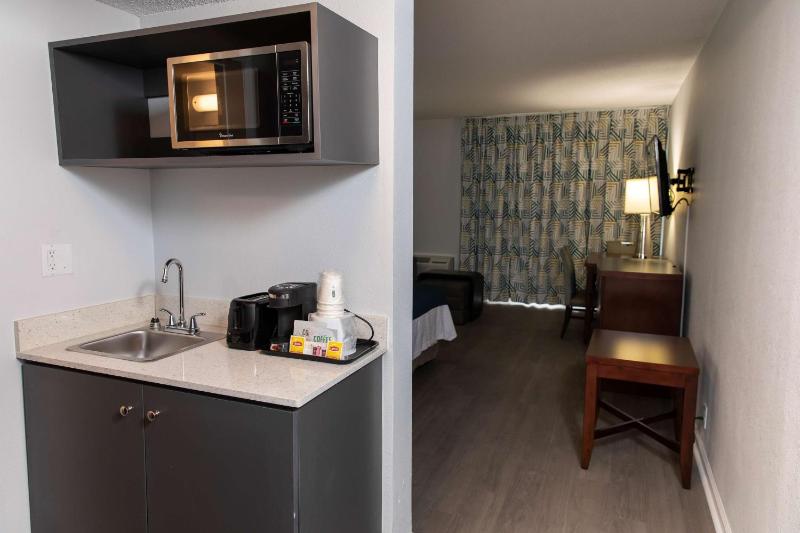 Deluxe Quadruple Room - Non-Smoking image 3
