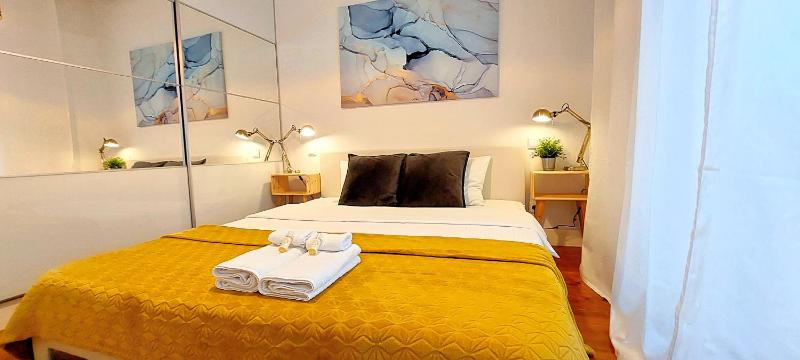 Double Room with Shared Bathroom image 3