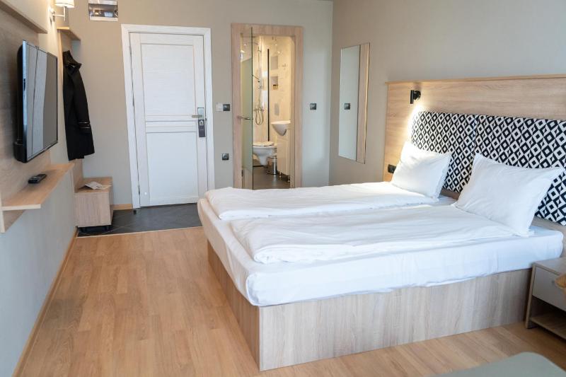 Double Premium Room image 2