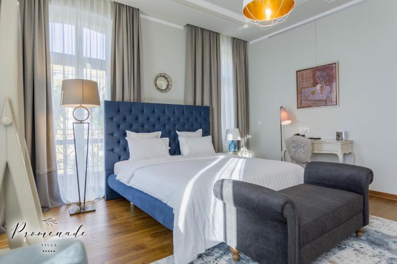 Grand Deluxe Room with Balcony and Sea View  image 1