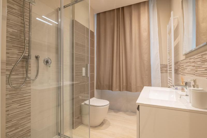 Triple Room with Private Bathroom image 2