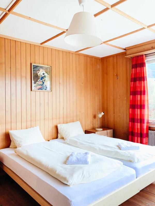 Double Room with Shared Bathroom image 3