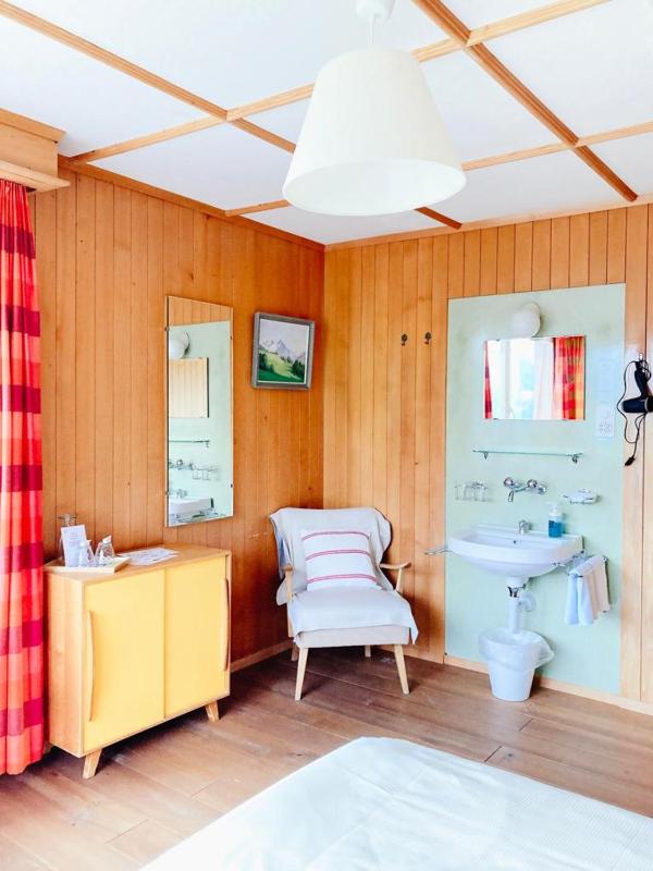 Double Room with Shared Bathroom image 4