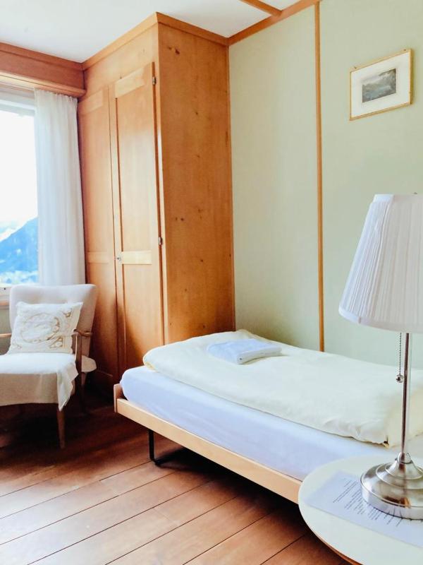 Single Room with Shared Bathroom image 2