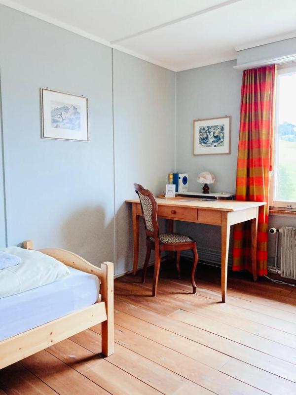 Single Room with Shared Bathroom image 3